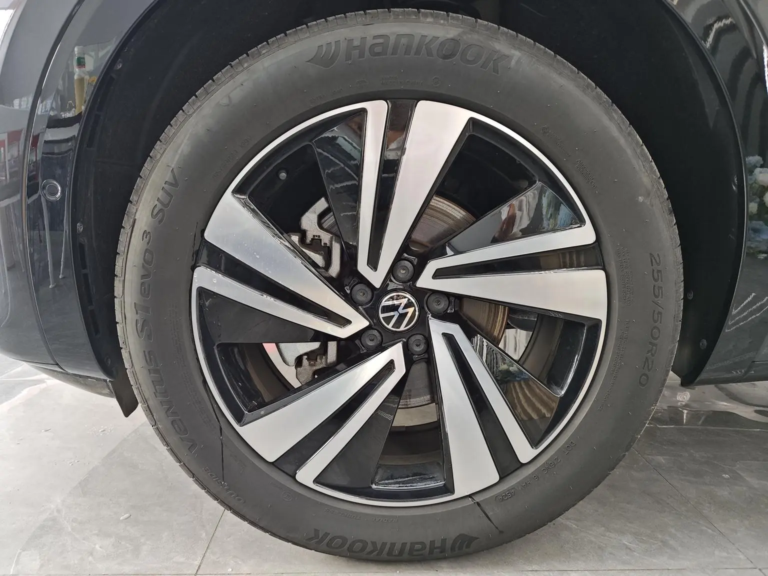 Volkswagen 2024 380TSI 4WD R-line