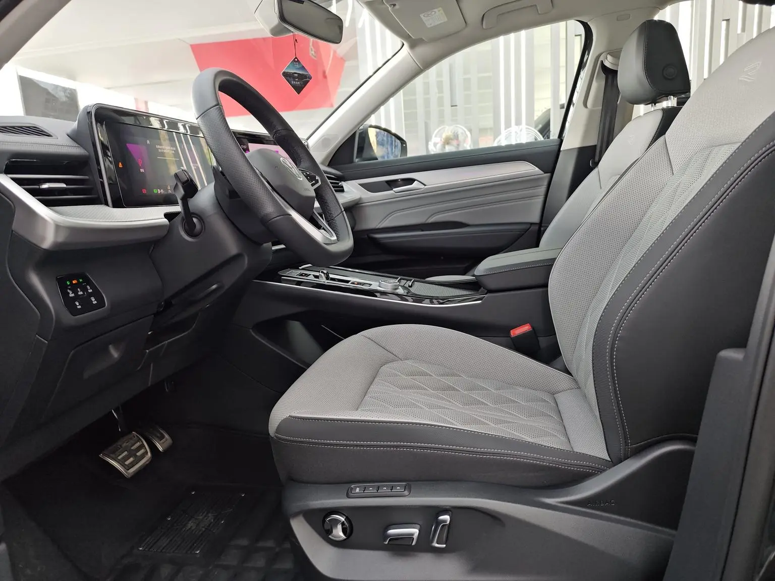 Volkswagen 2024 380TSI 4WD R-line