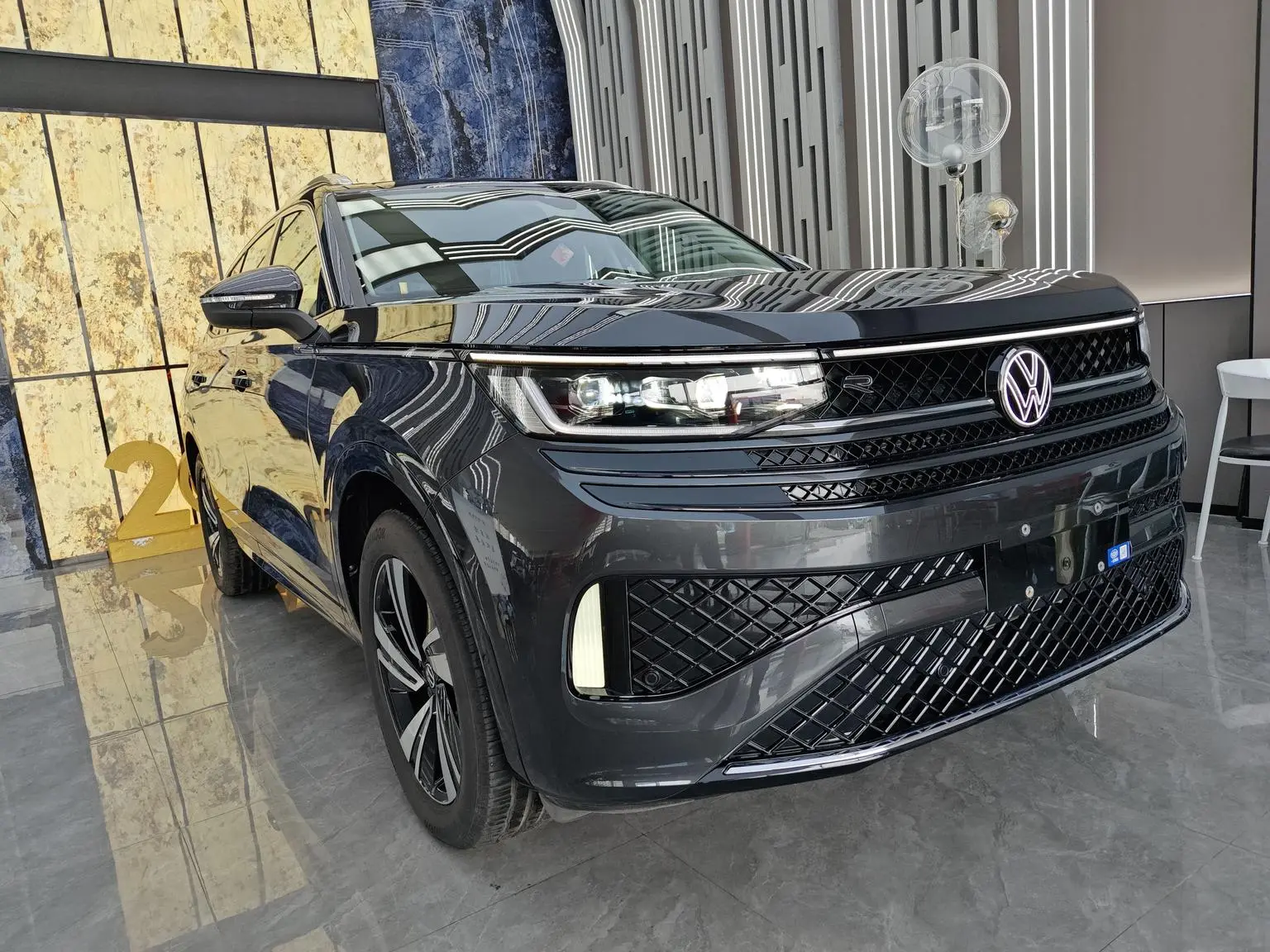 Volkswagen 2024 380TSI 4WD R-line