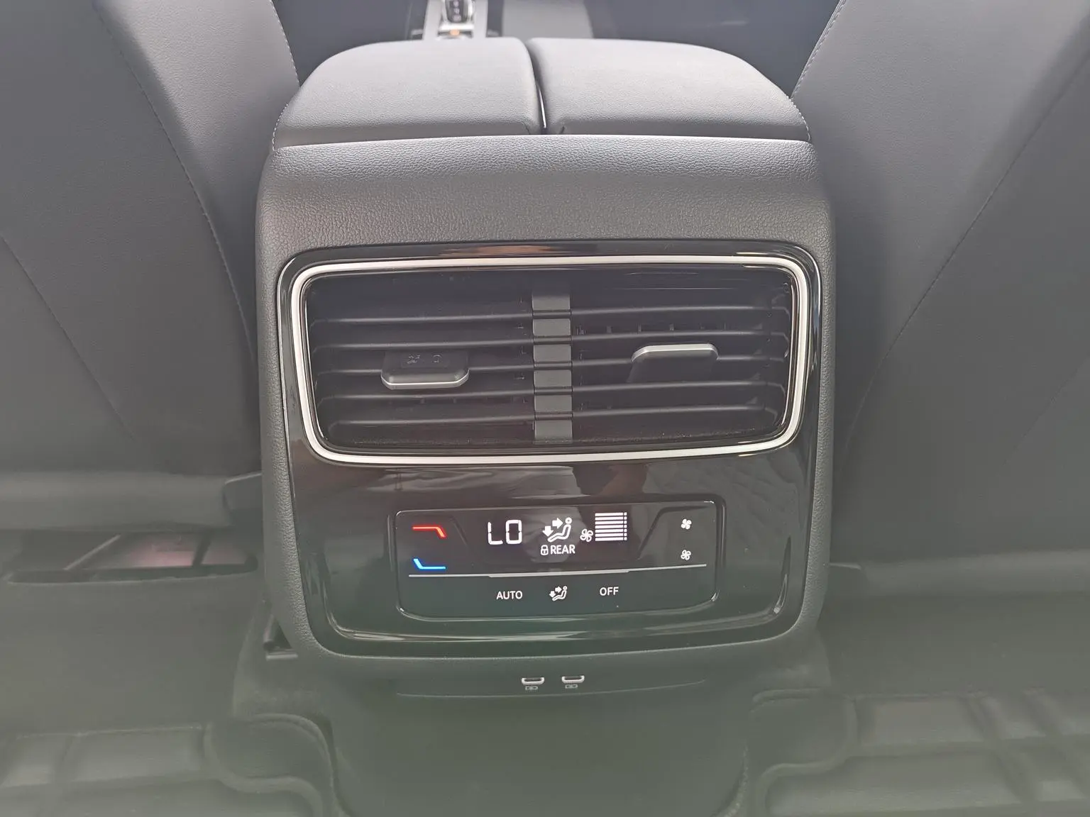 Volkswagen 2024 380TSI 4WD R-line