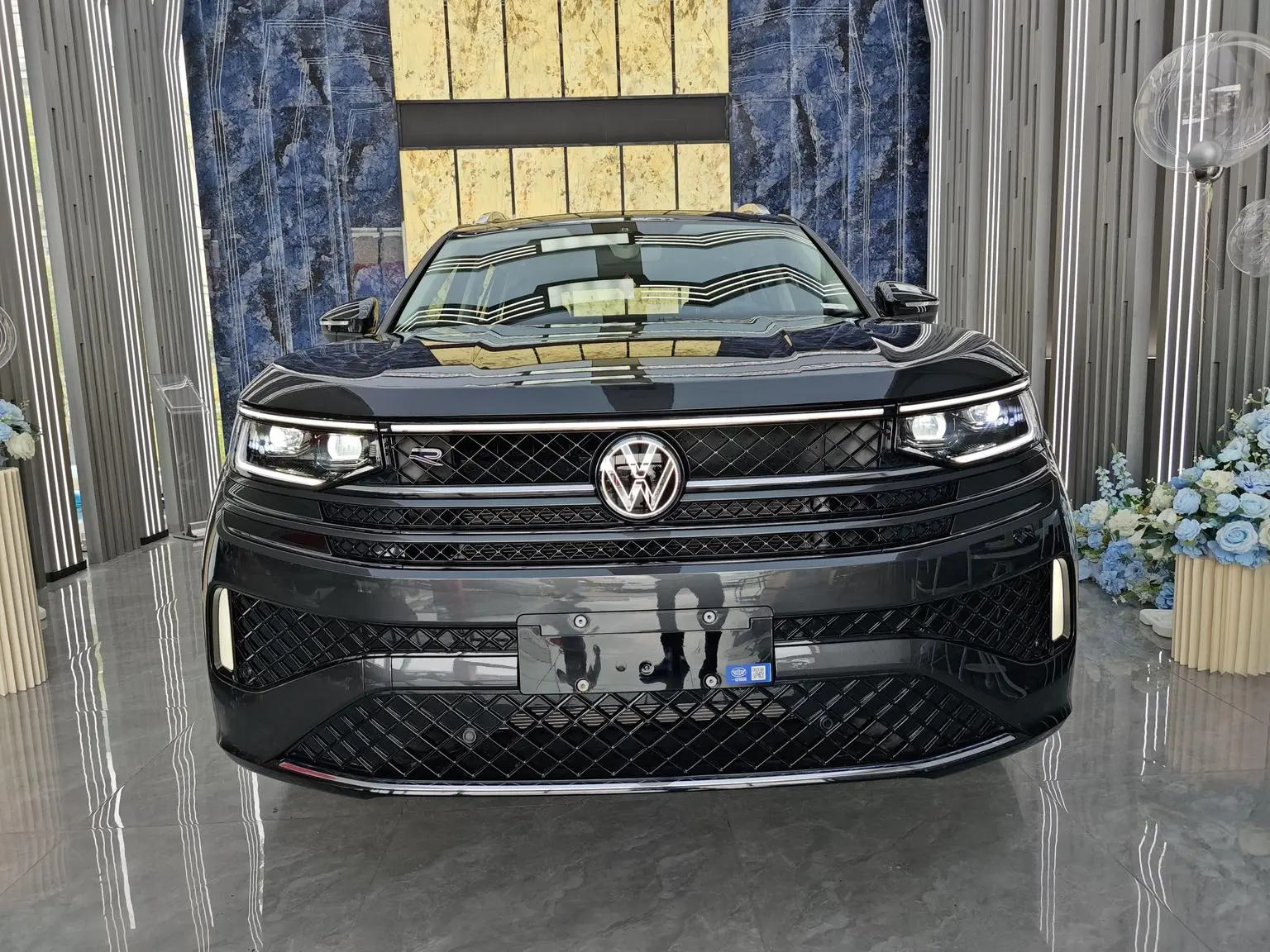 Volkswagen 2024 380TSI 4WD R-line