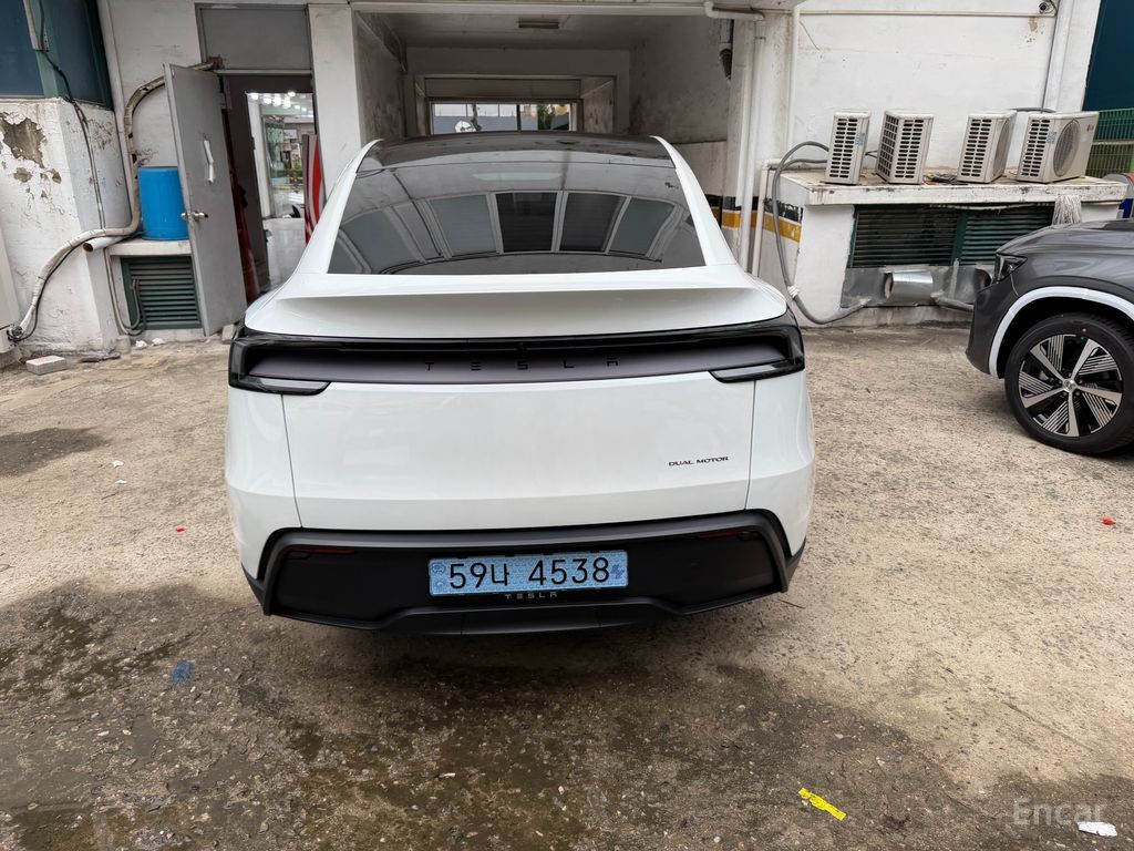 Tesla Model Y Premium RWD 2025