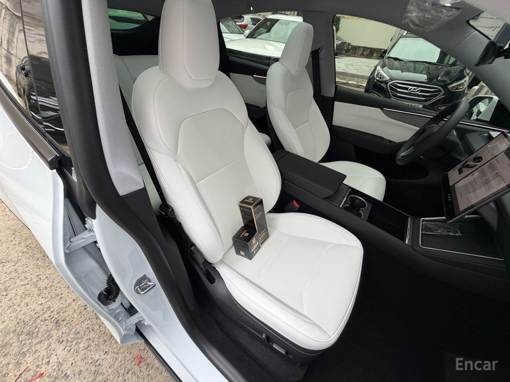 Tesla Model Y Premium RWD 2025