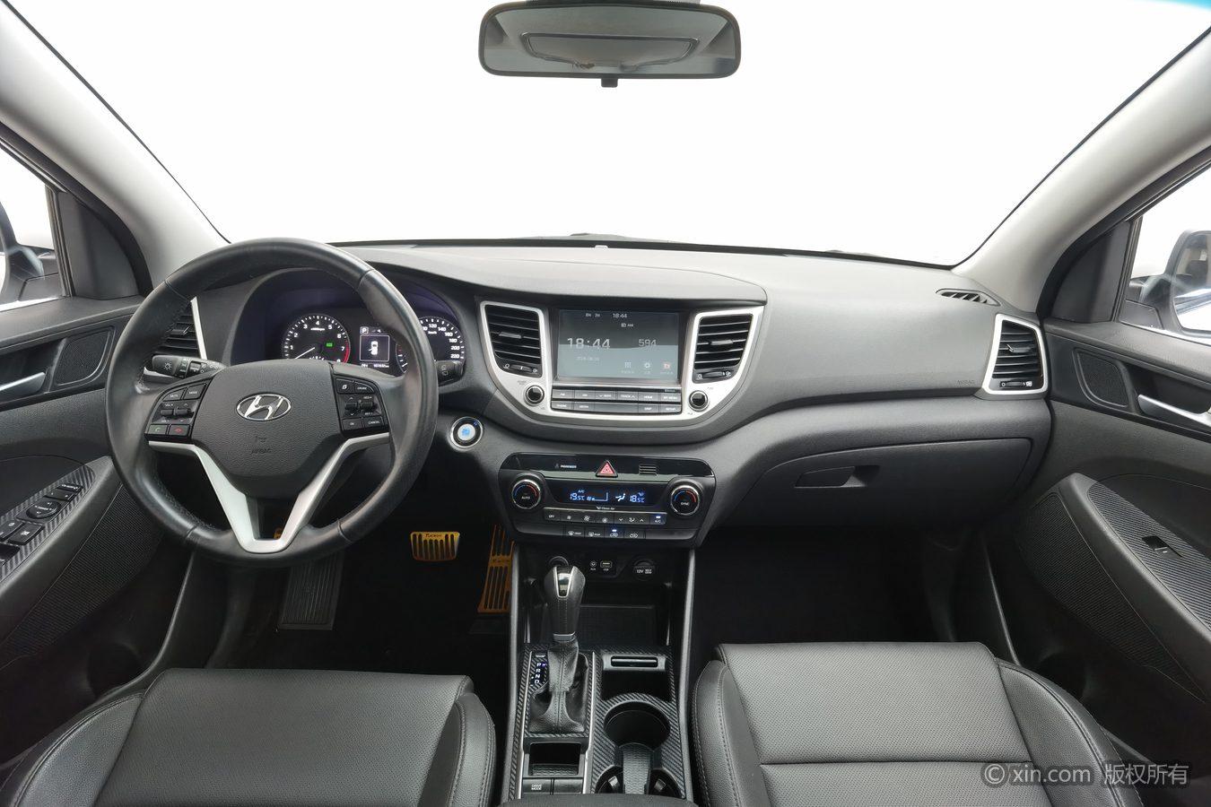 Hyundai Tucson 2018 1.6T DCT 2WD 15 Anniversary
