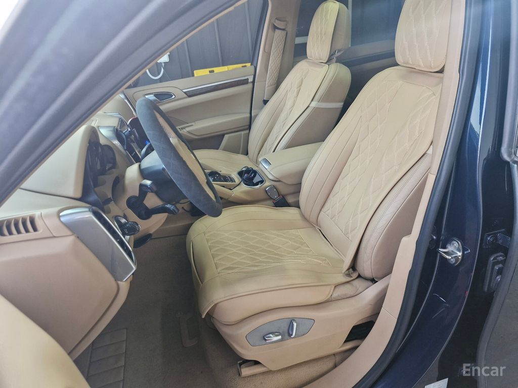 Porsche New Cayenne 3.0 Diesel Platinum Edition 2012