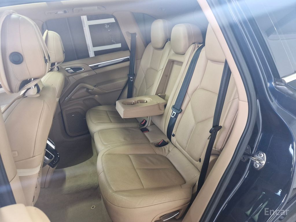 Porsche New Cayenne 3.0 Diesel Platinum Edition 2012