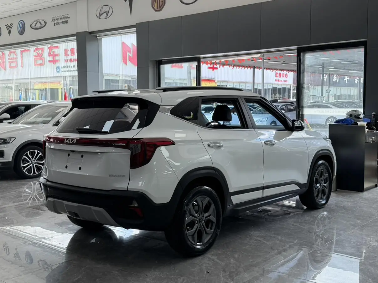 Kia 2023 1.5L IVT Luxury