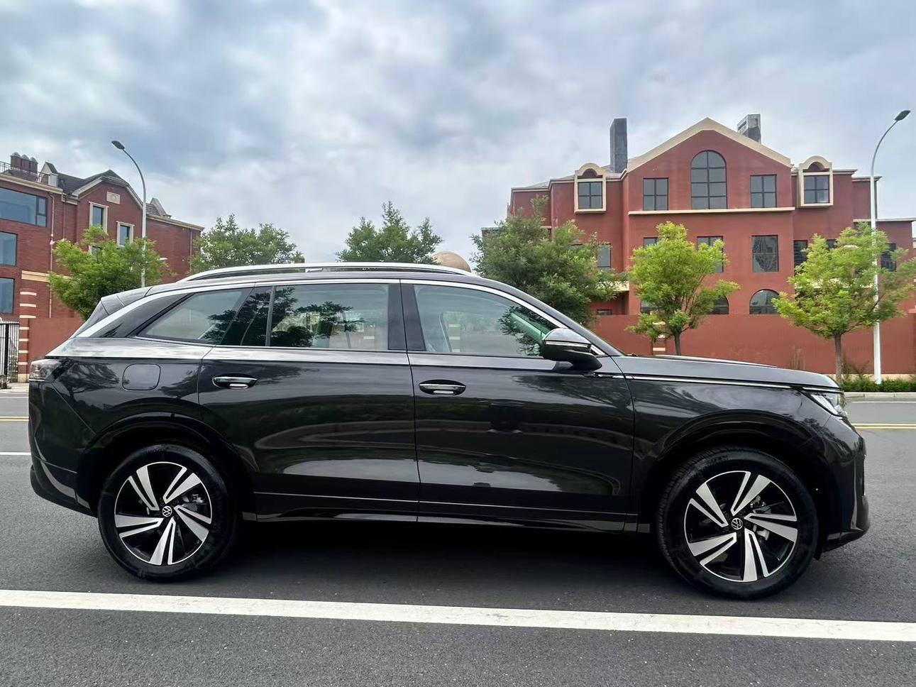 Volkswagen 2024 380TSI 4WD R-line