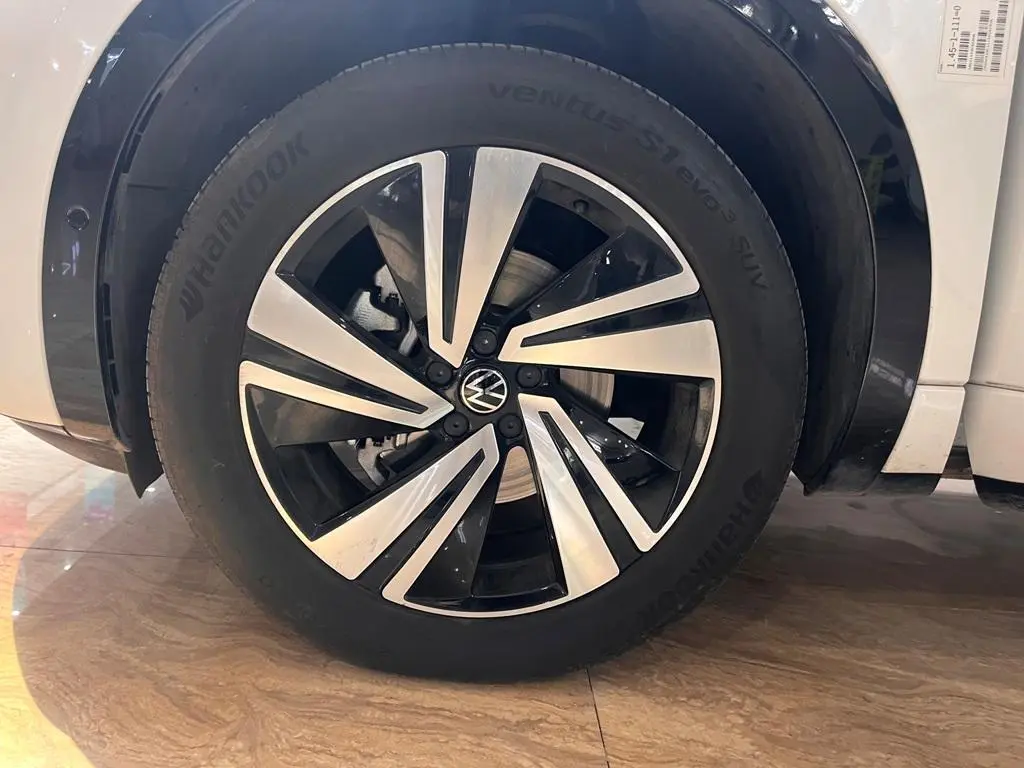 Volkswagen 2025 380TSI 4WD R-line