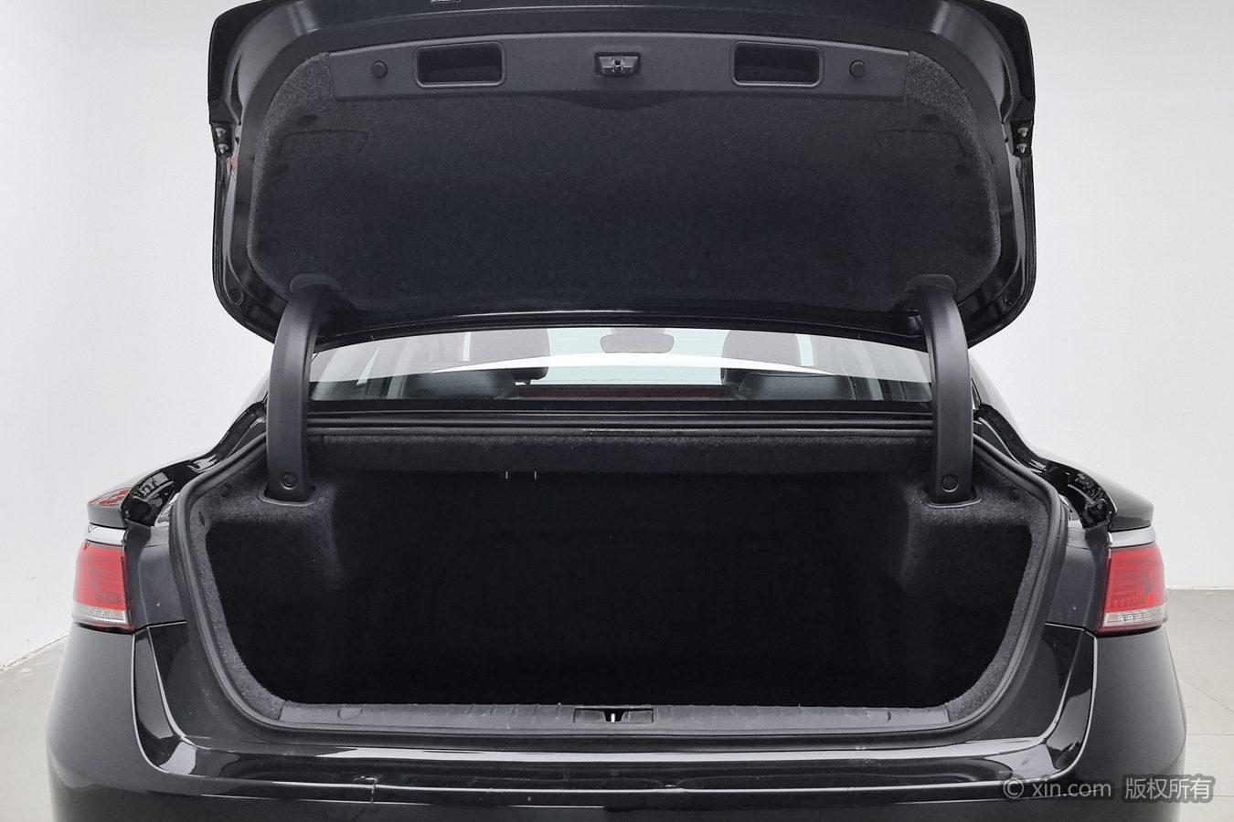 Geely 2021 1.8T Navigator +