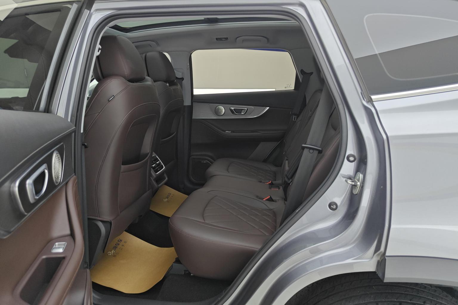 Tiggo 8 PRO 2024 Champion Edition 390T Two-wheel drive Proud Edition 7 seats
