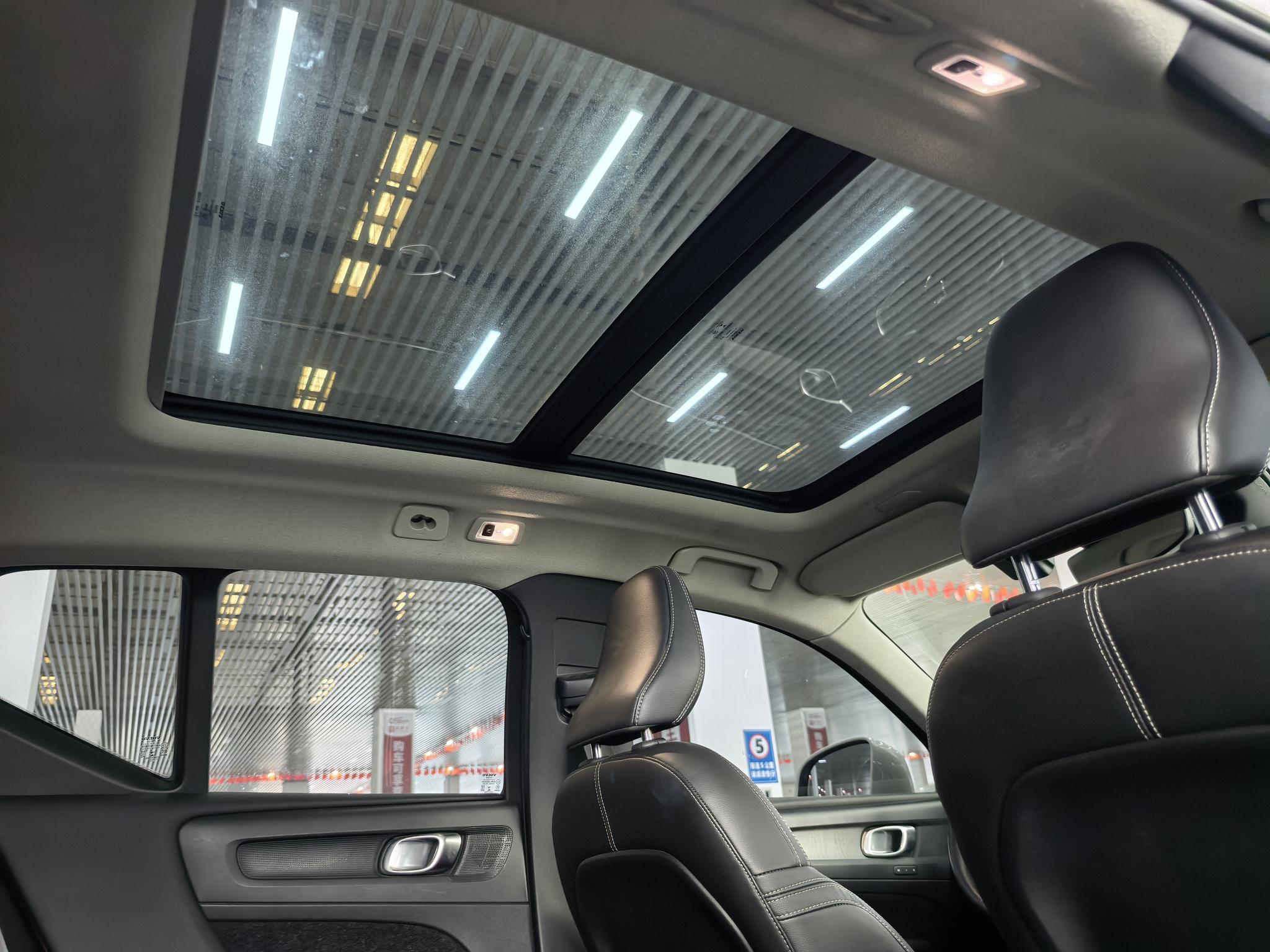 Volvo XC40 2022 T4 4WD Vision Luxury
