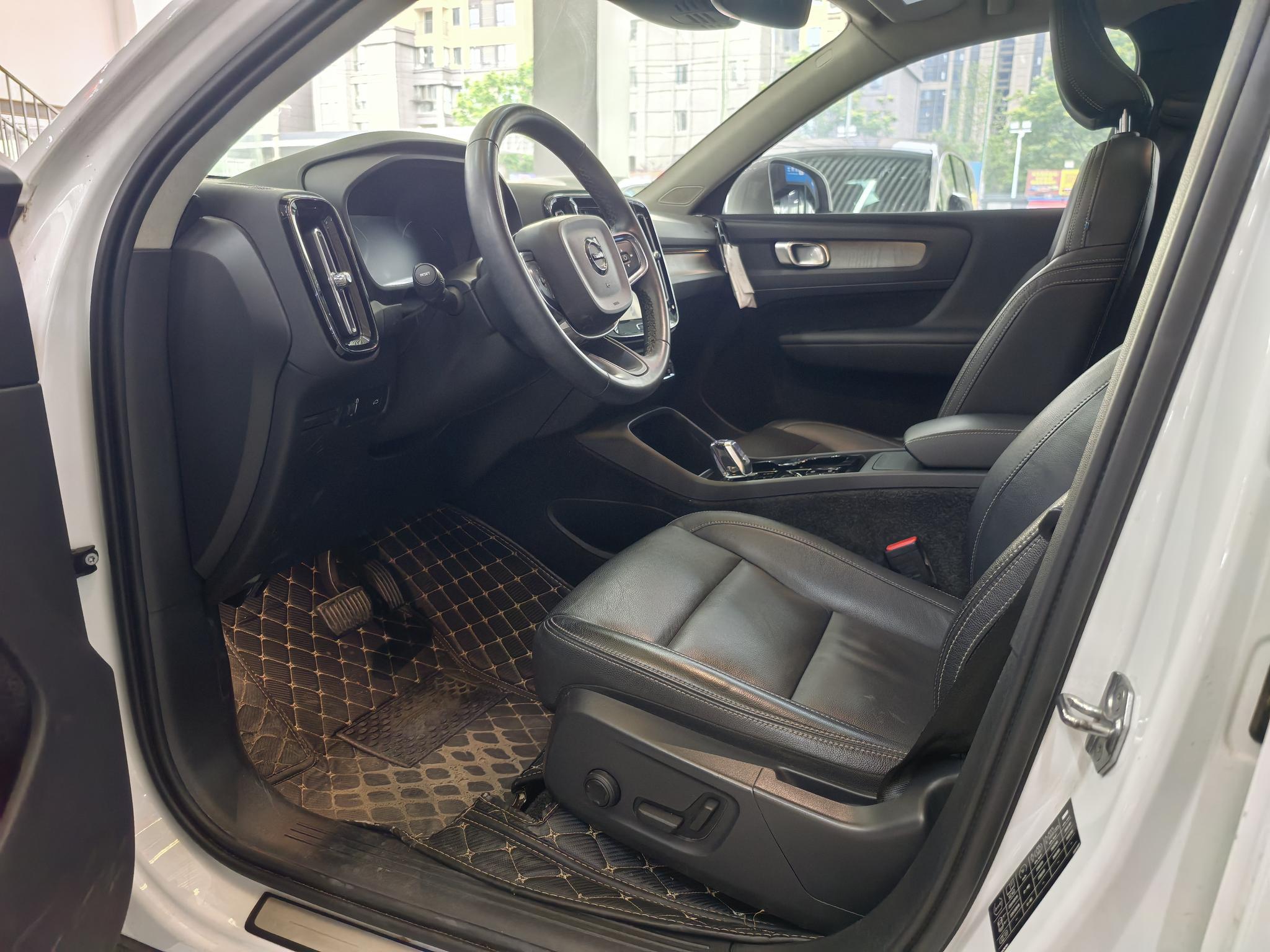 Volvo XC40 2022 T4 4WD Vision Luxury