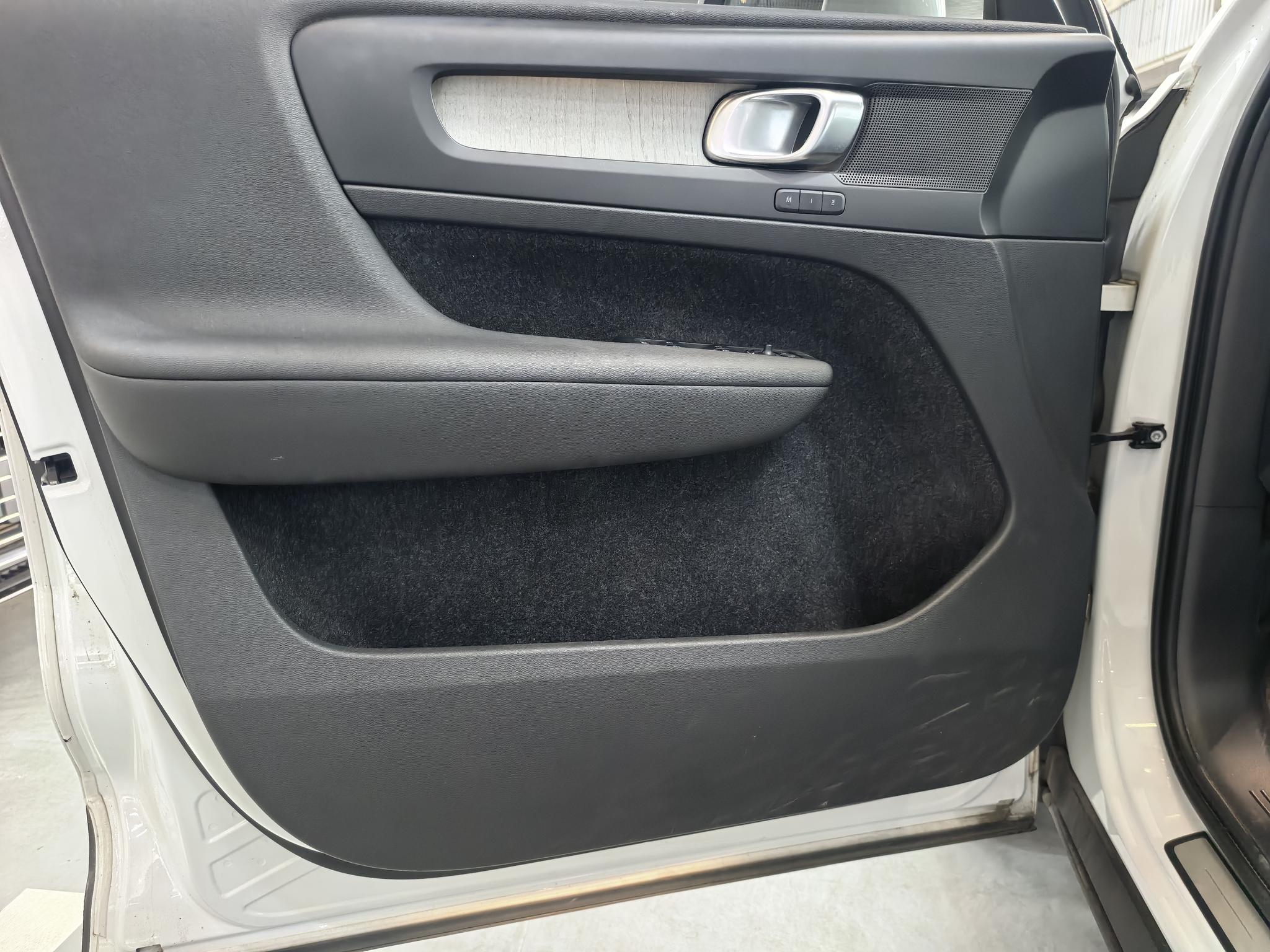 Volvo XC40 2022 T4 4WD Vision Luxury