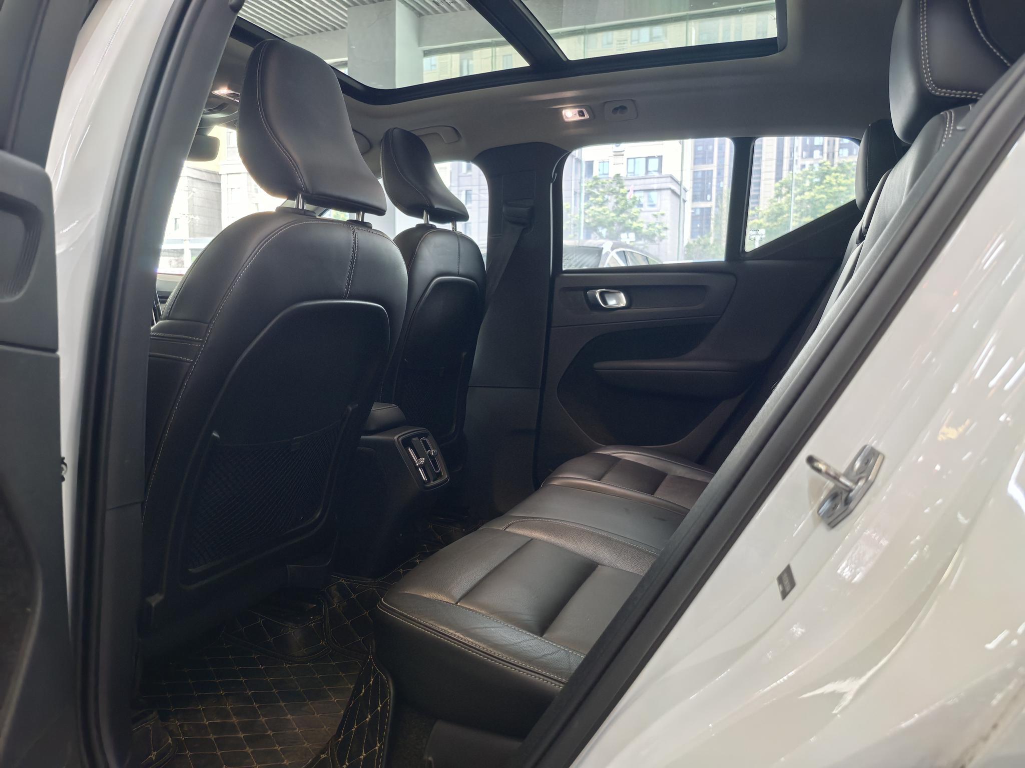 Volvo XC40 2022 T4 4WD Vision Luxury