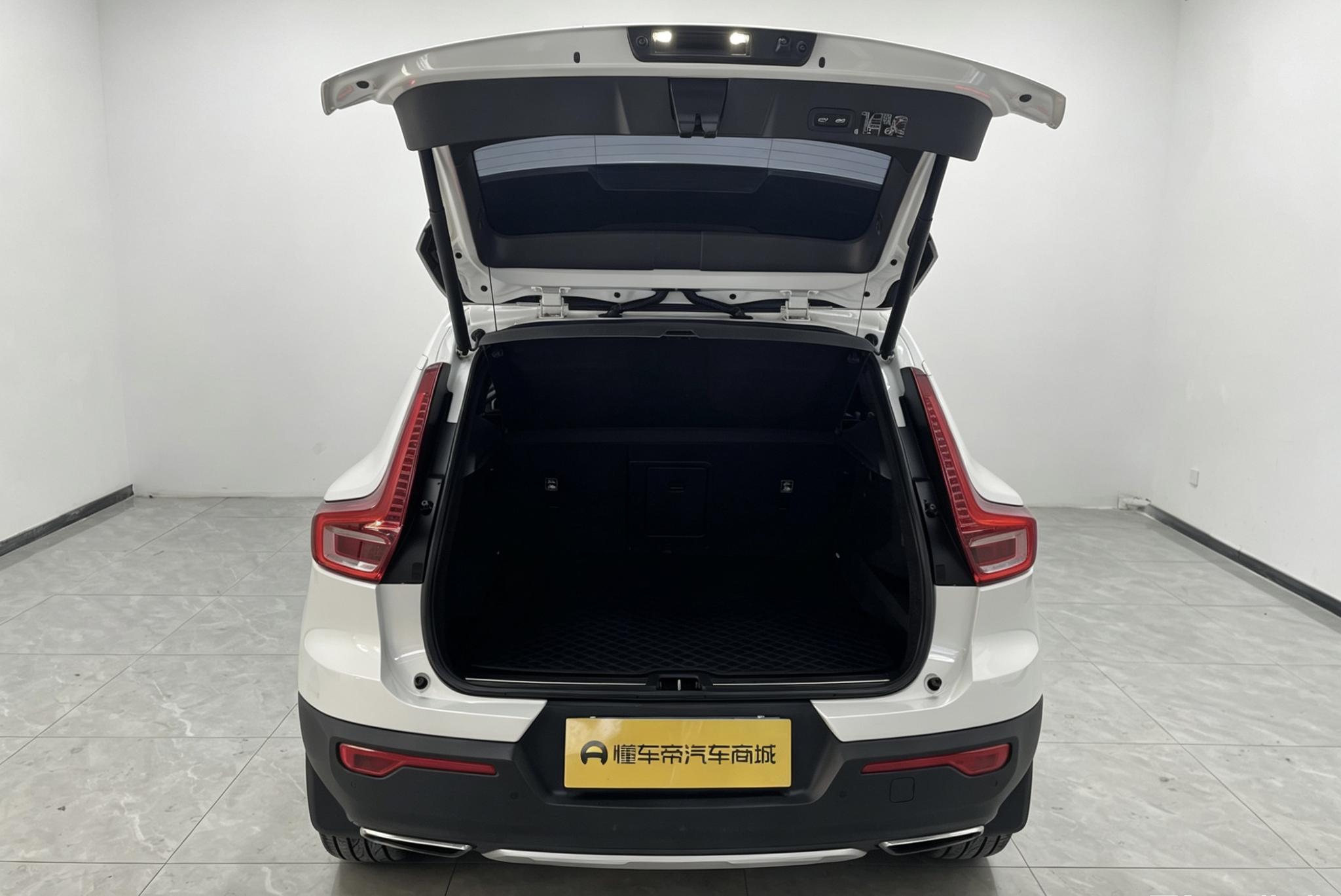 Volvo XC40 2020 T4 4WD Smart Elegant Luxury