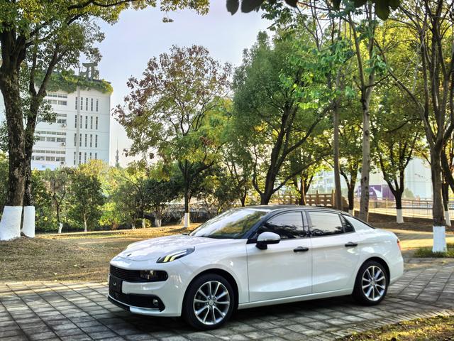 Lynk & Co 03 2019 1.5TD DCT Dynamic Pro