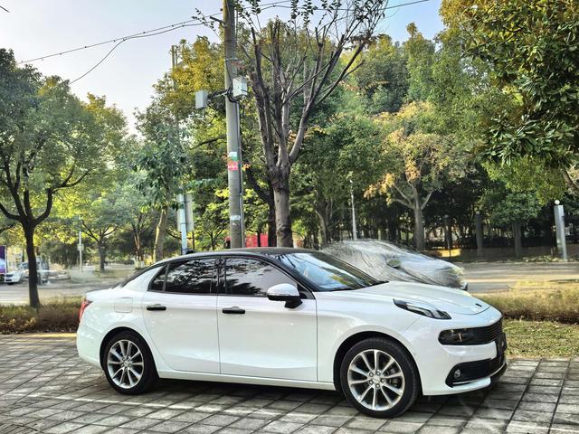 Lynk & Co 03 2019 1.5TD DCT Dynamic Pro