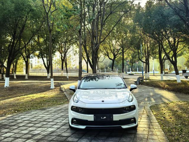 Lynk & Co 03 2019 1.5TD DCT Dynamic Pro