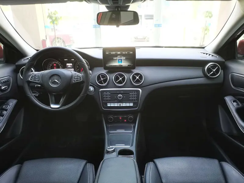 Mercedes-Benz GLA 2017 GLA 200 Dynamic