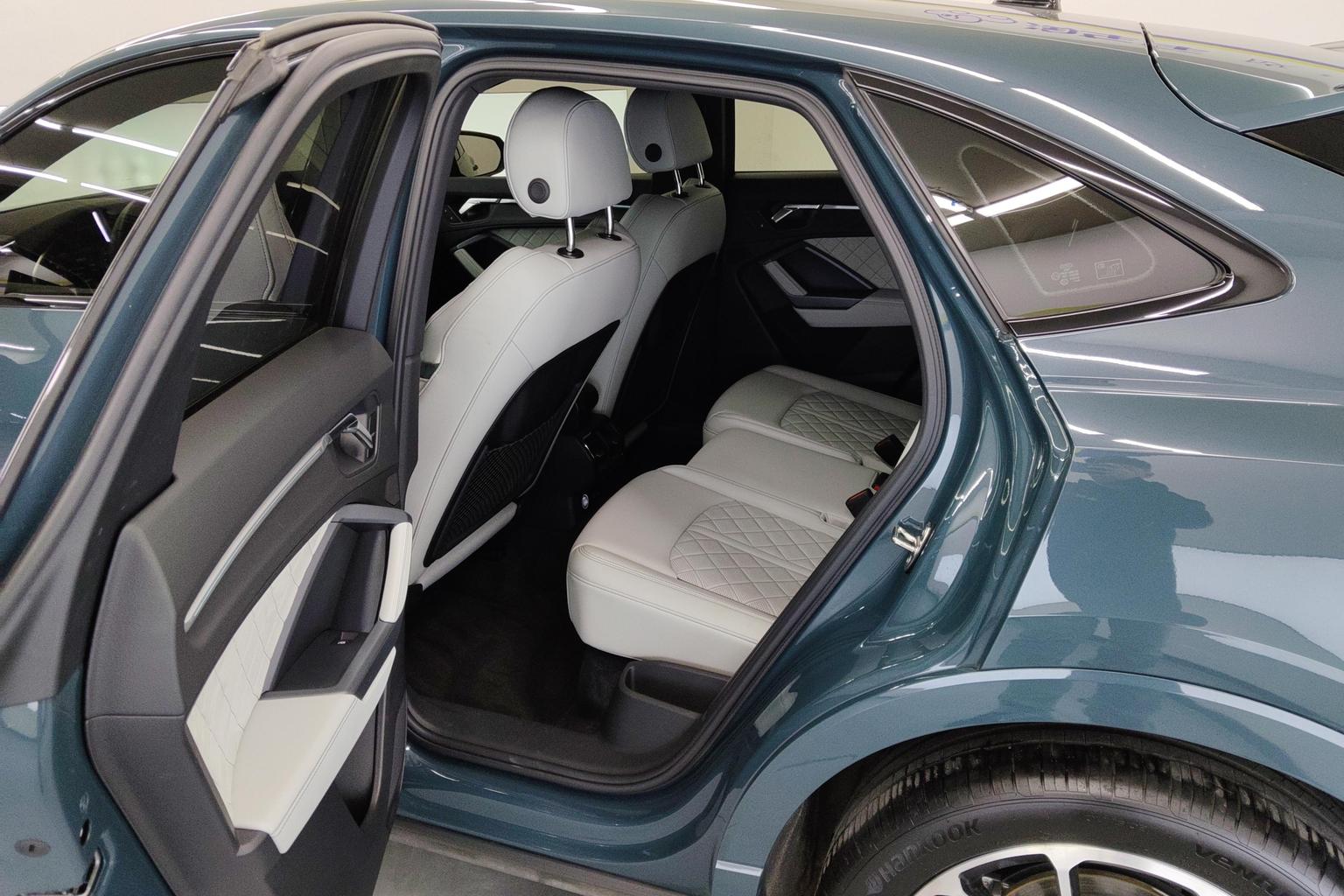 Audi Q3 Sportback 2024 45 TFSI quattro Fashion Launch Special