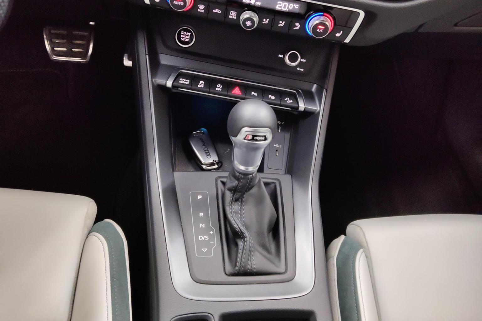 Audi Q3 Sportback 2024 45 TFSI quattro Fashion Launch Special