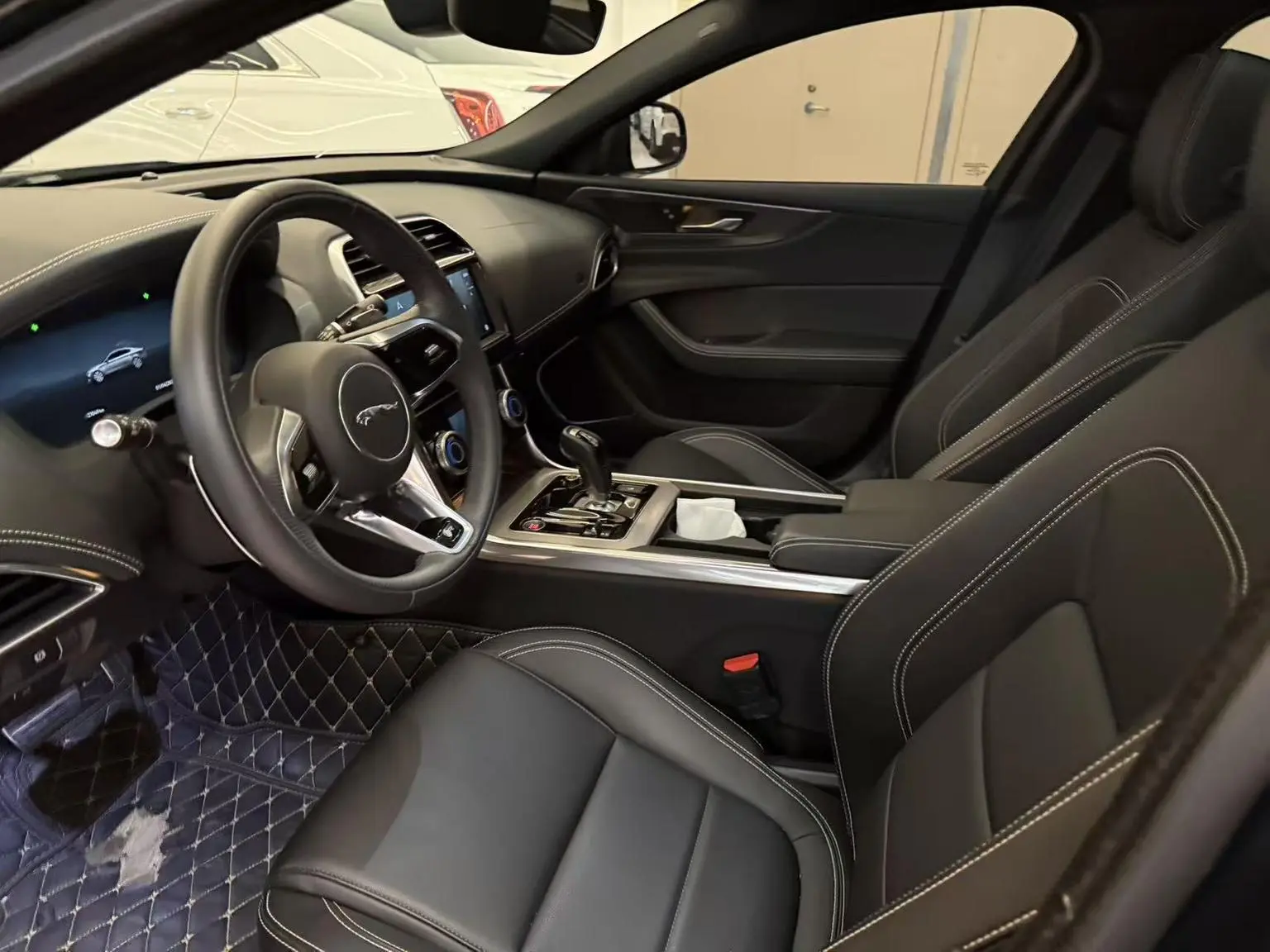 Jaguar XEL 2023 2.0T 250PS R-DYNAMIC S Progressive Sport