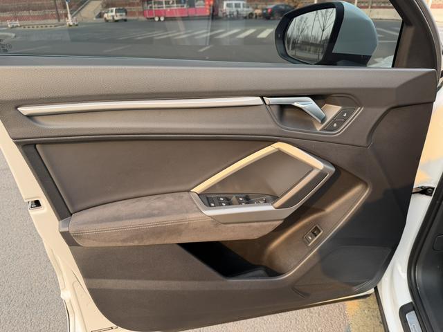 Audi Q3 2023 35 TFSI Dynamic Fashion