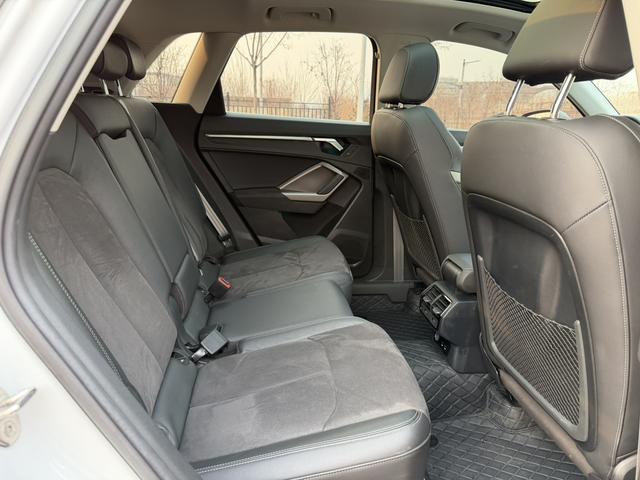Audi Q3 2023 35 TFSI Dynamic Fashion