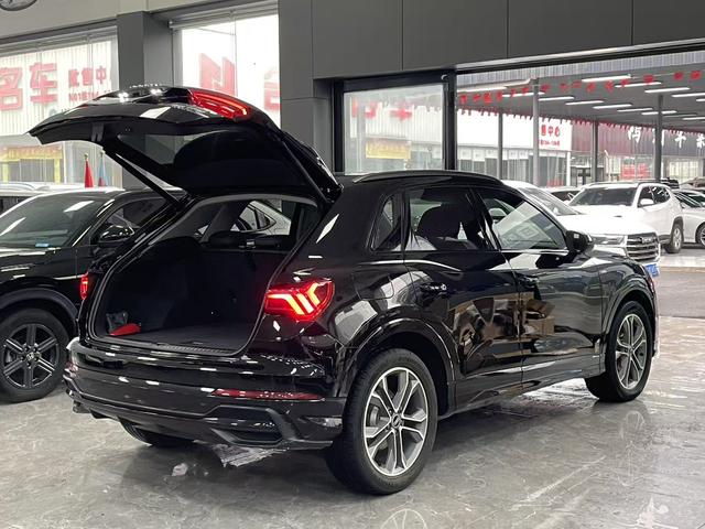 Audi Q3 2022 35 TFSI Dynamic Fashion