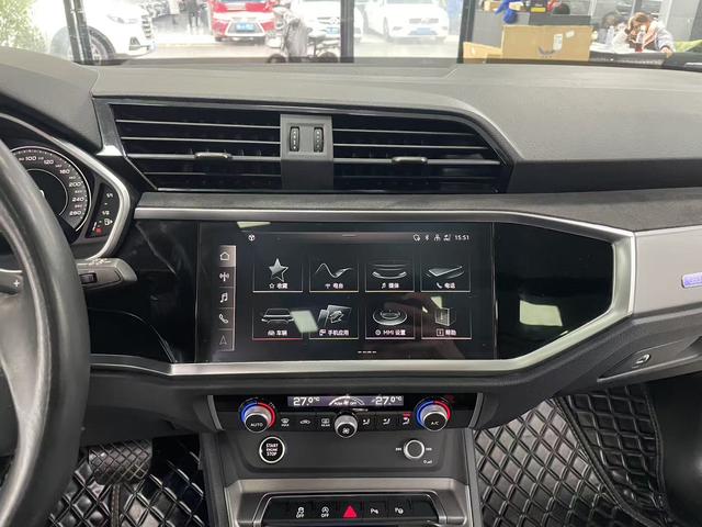 Audi Q3 2022 35 TFSI Dynamic Fashion