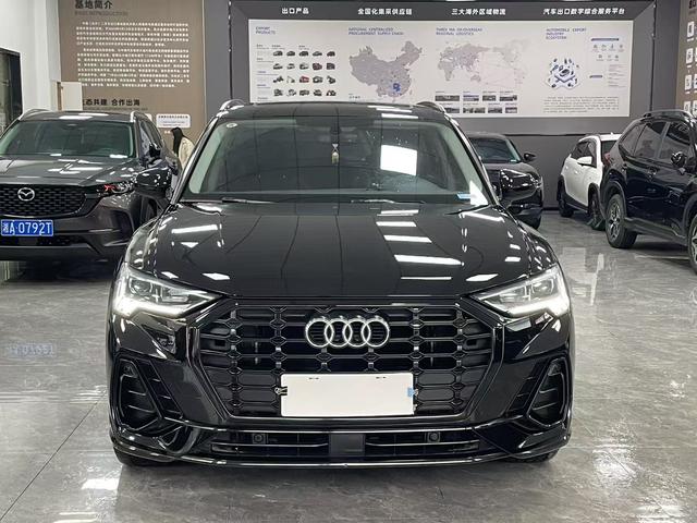 Audi Q3 2022 35 TFSI Dynamic Fashion