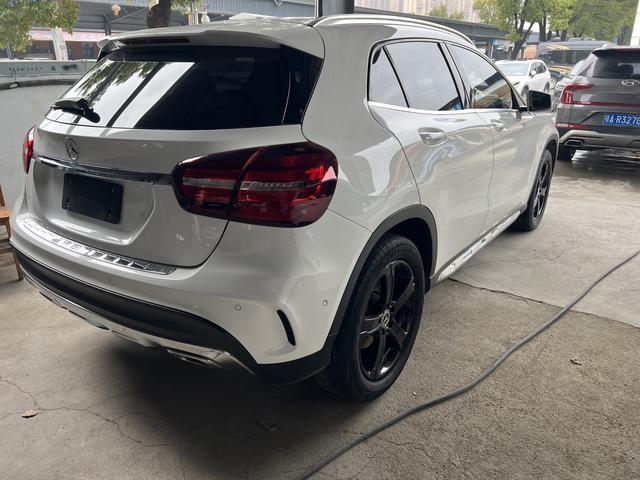 Mercedes-Benz GLA 2019 GLA 200 Fashion