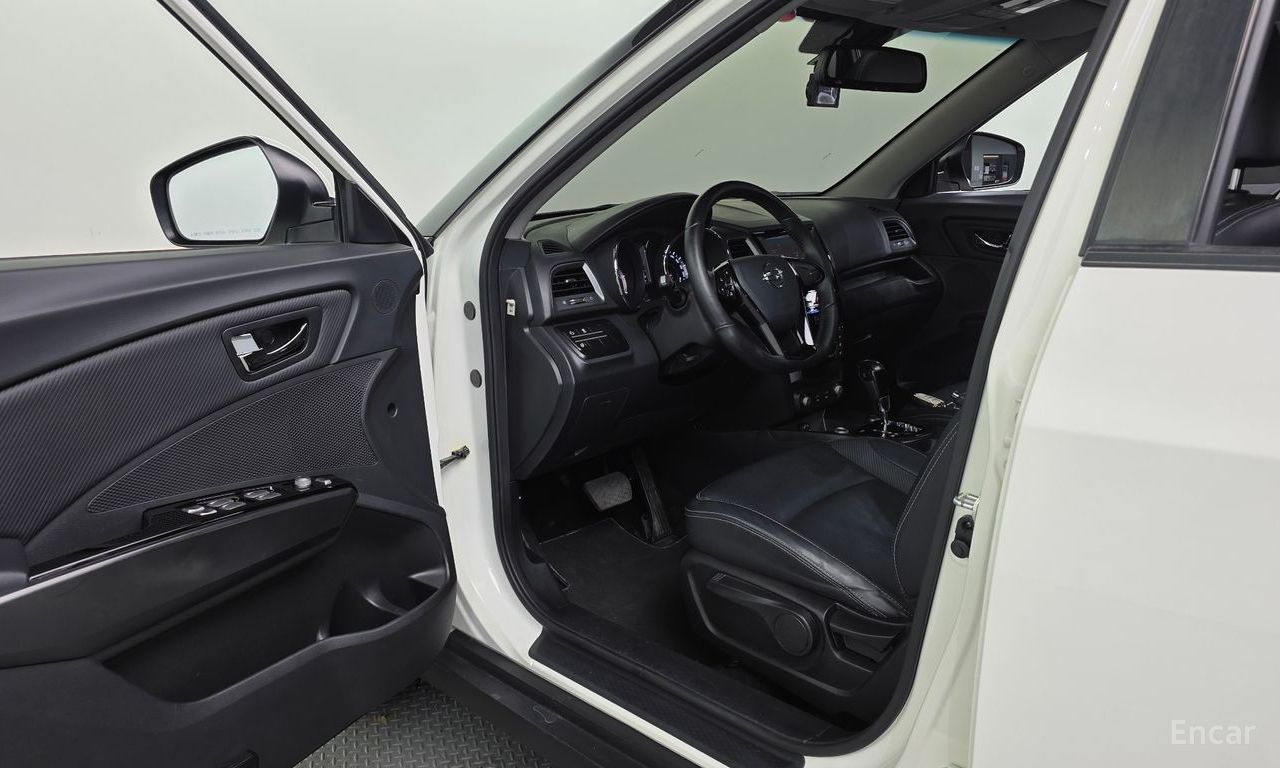 KG Mobility (Ssangyong) Tivoli Diesel LX 2WD 2017