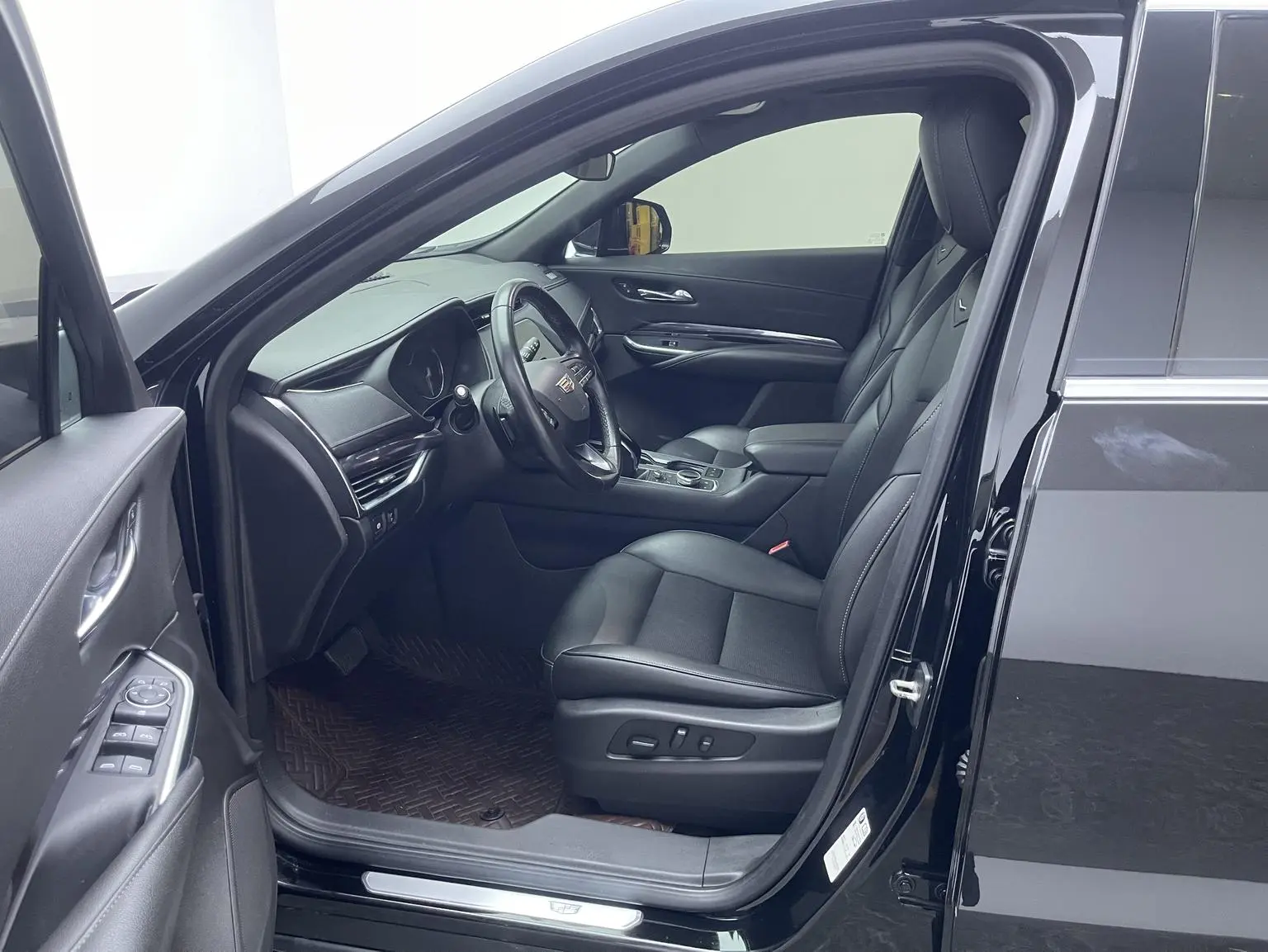 Cadillac XT4 2020 Facelift 28T 2WD Tech