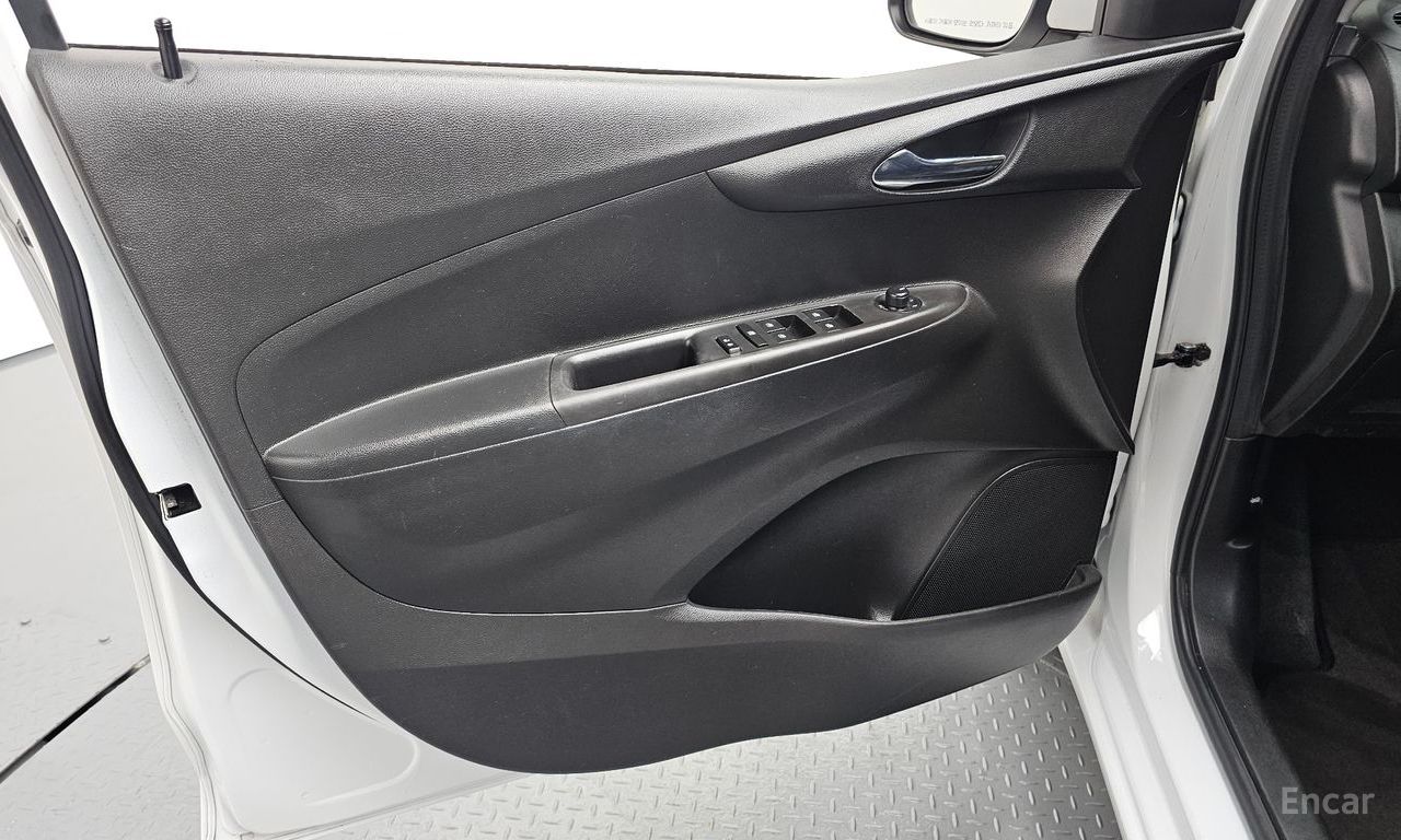 Chevrolet (GM Daewoo) The Next Spark LT 2017