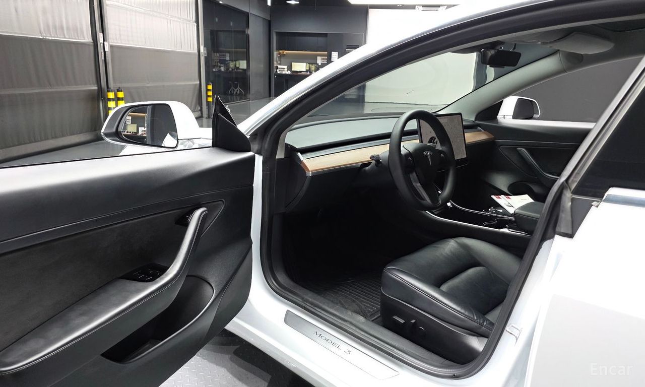 Tesla Model 3 Standard Range Plus RWD 2020