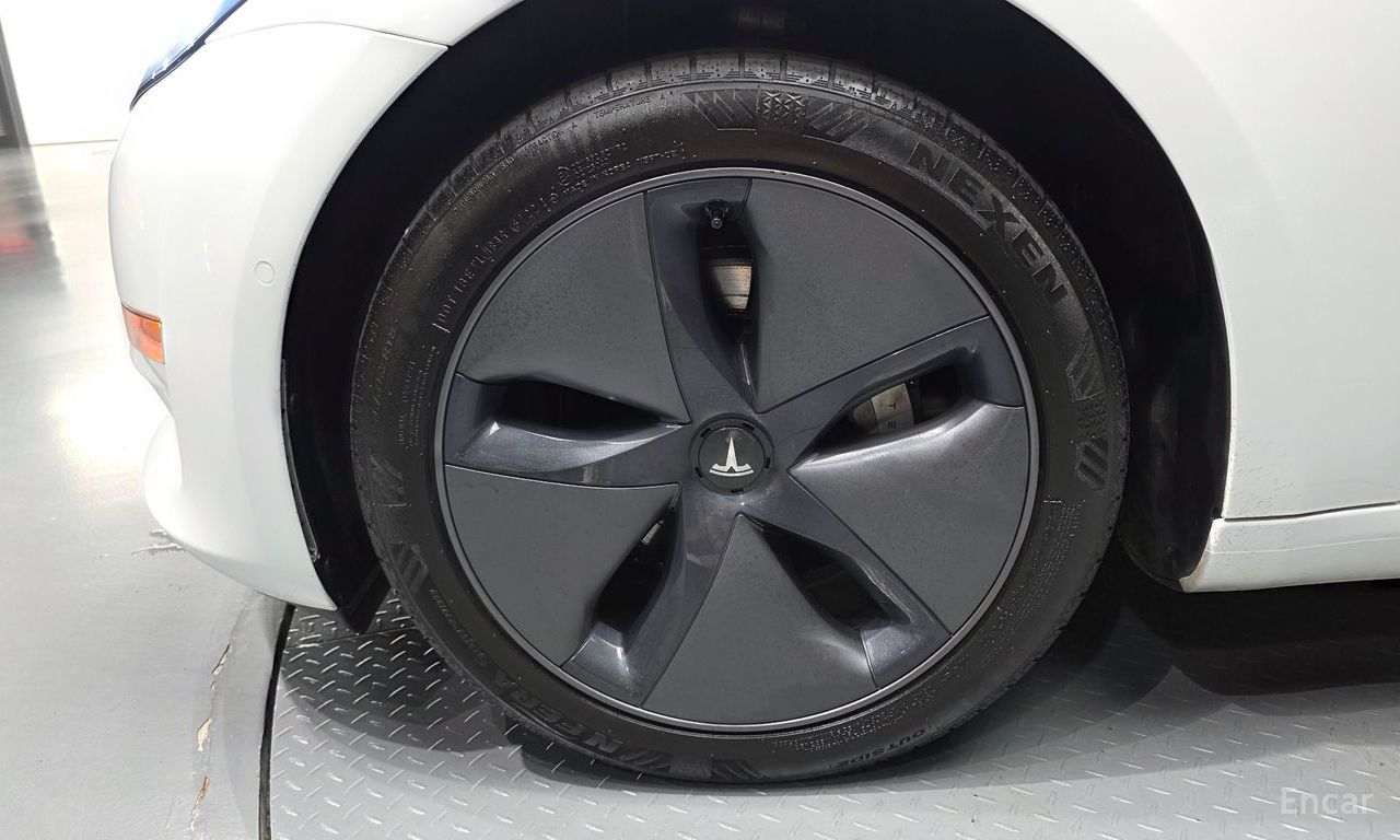 Tesla Model 3 Standard Range Plus RWD 2020