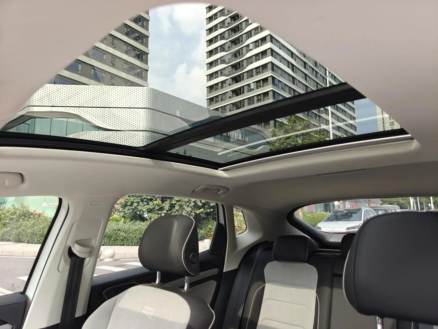 Volkswagen Tayron X 2023 330TSI 2WD Premium High Performance