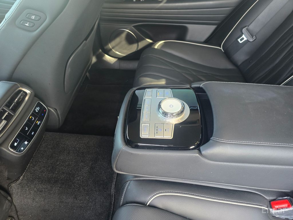Genesis G80 (RG3) Gasoline 2.5 Turbo AWD 2024