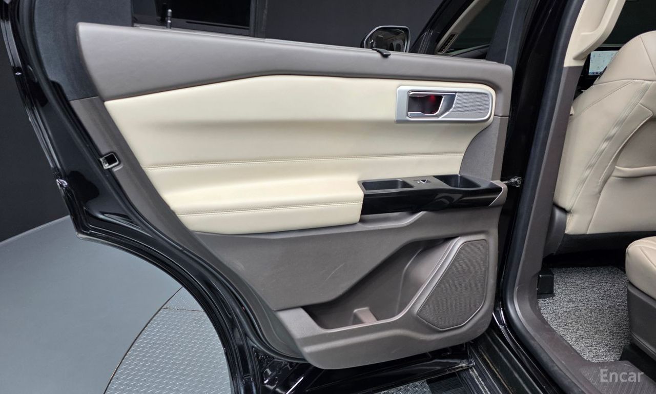 Ford Explorer 6th generation 3.0 Platinum 4WD 2022