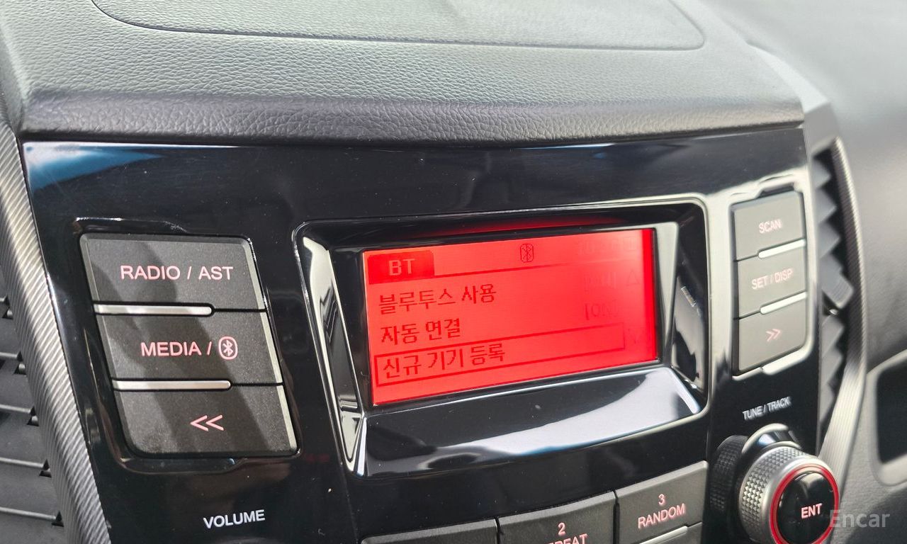 KG Mobility (Ssangyong) Tivoli VX 2WD 2017