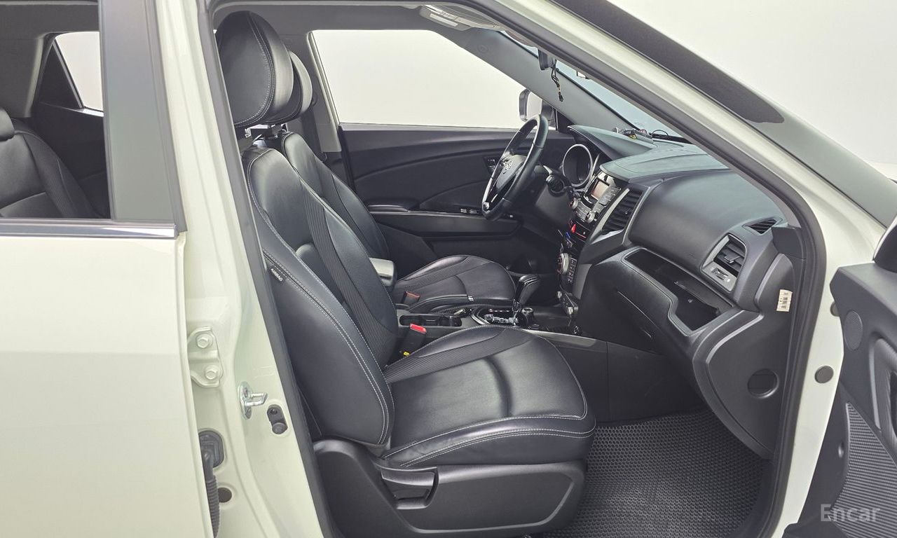 KG Mobility (Ssangyong) Tivoli VX 2WD 2017