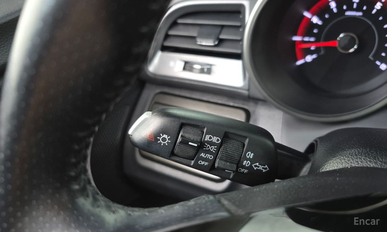 KG Mobility (Ssangyong) Tivoli VX 2WD 2017