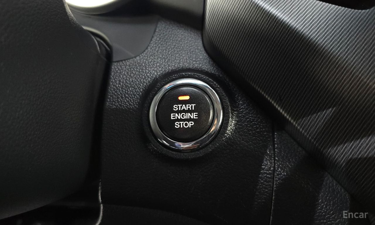 KG Mobility (Ssangyong) Tivoli VX 2WD 2017