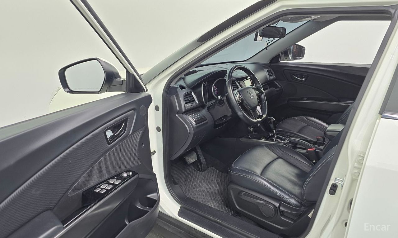 KG Mobility (Ssangyong) Tivoli VX 2WD 2017