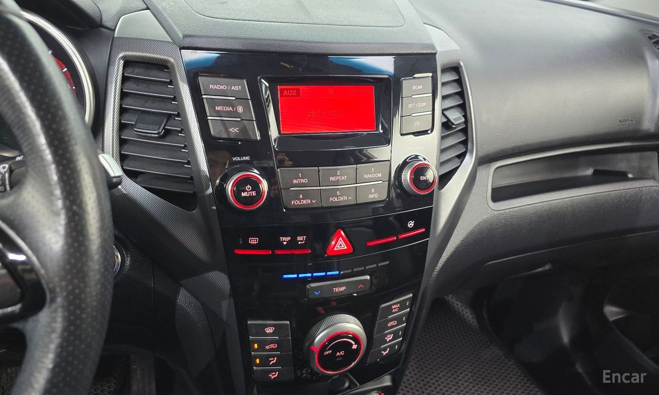 KG Mobility (Ssangyong) Tivoli VX 2WD 2017
