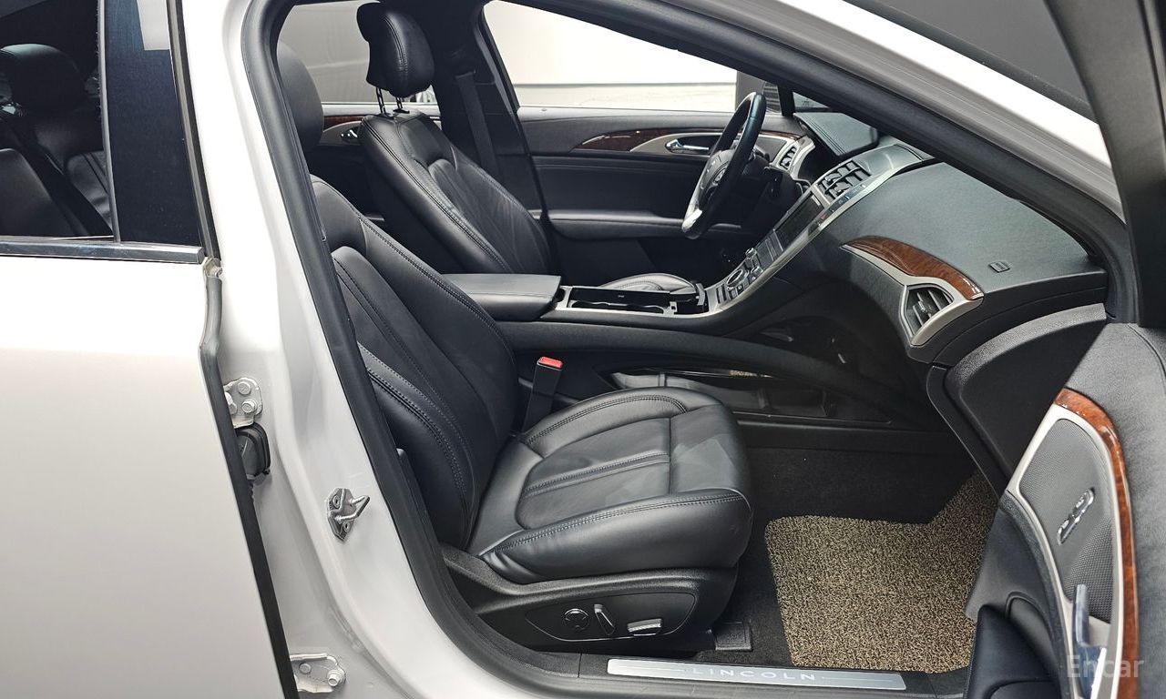 Lincoln New MKZ Hybrid 2019