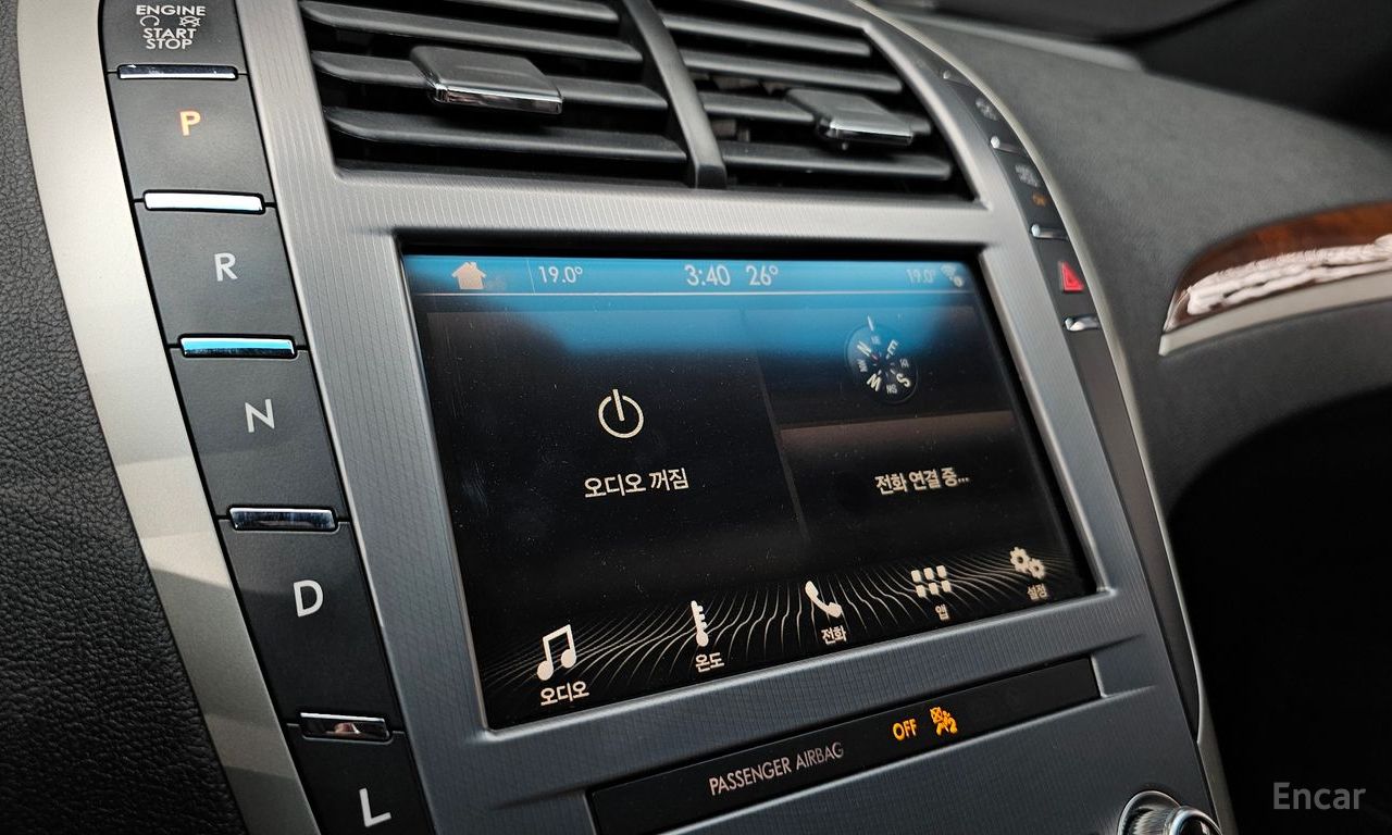 Lincoln New MKZ Hybrid 2019