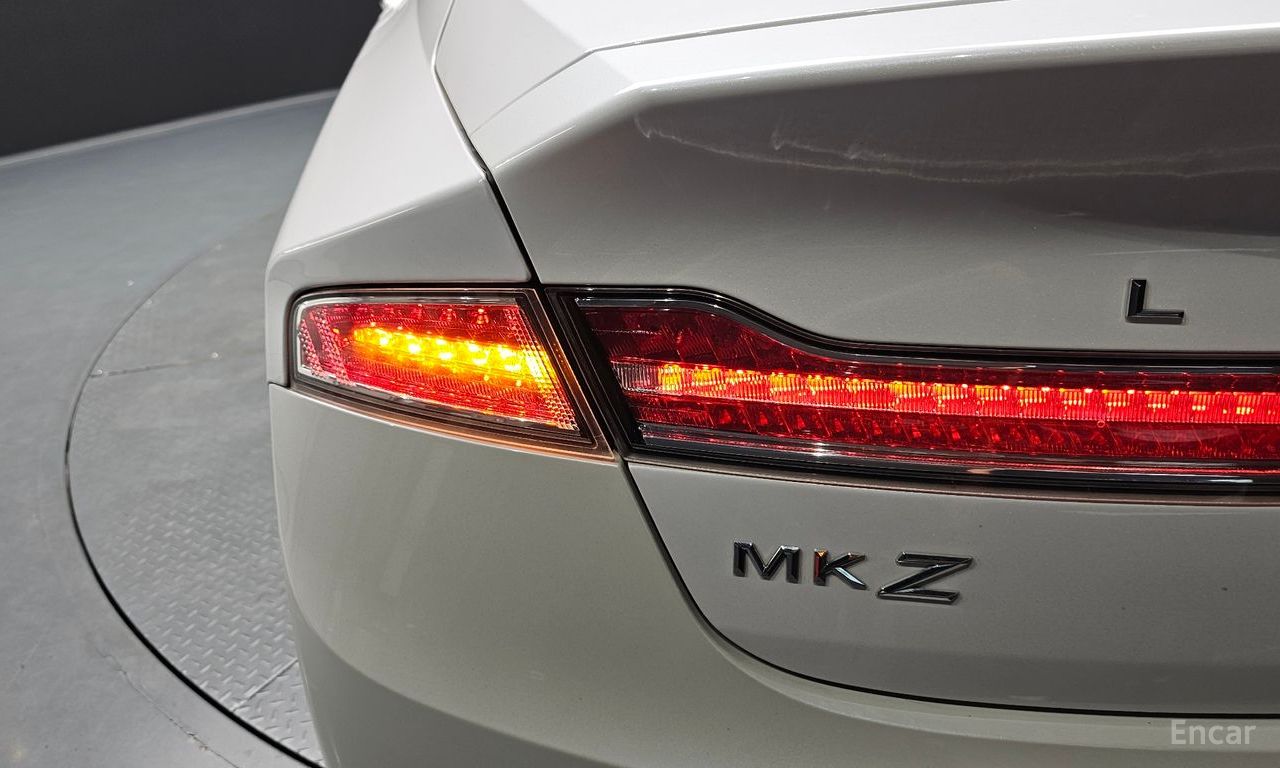 Lincoln New MKZ Hybrid 2019